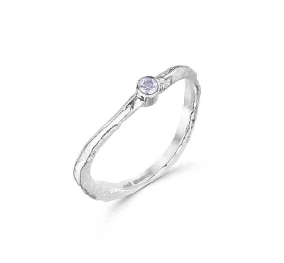 Diamond Curved Molten Ring
