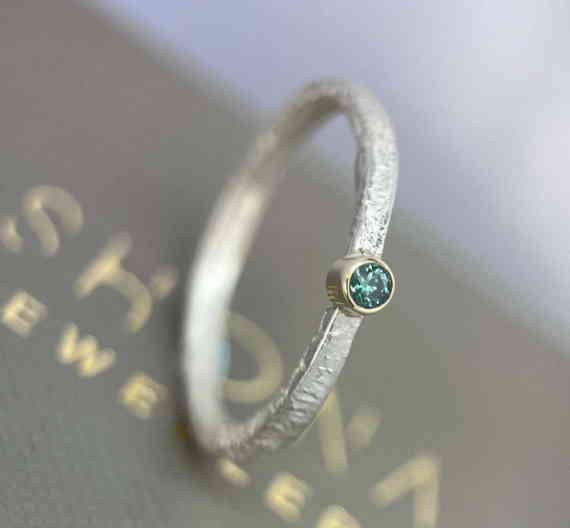 Green Diamond Textured Ring