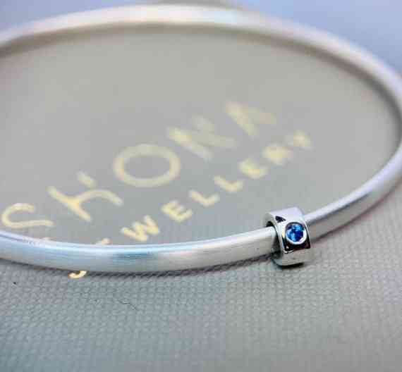 Moving Gemstone Bangle