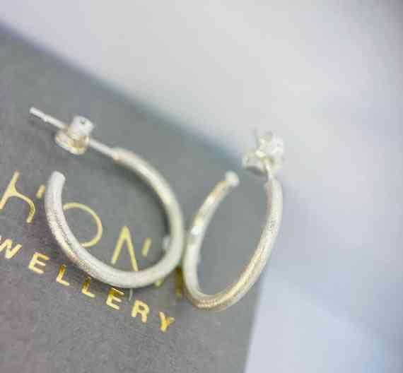 Textured Hoop Earrings01