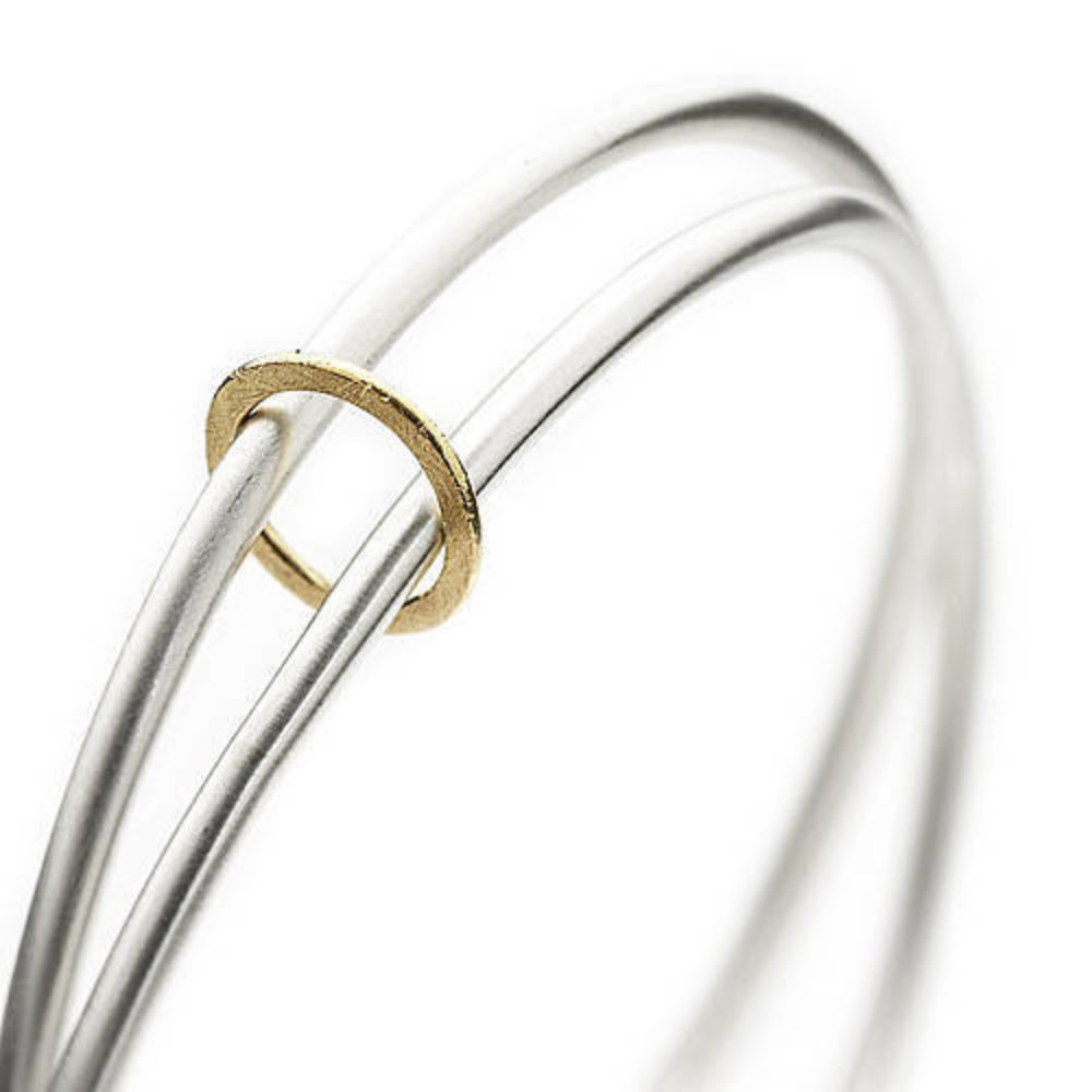 Crossover Bangle Supporting