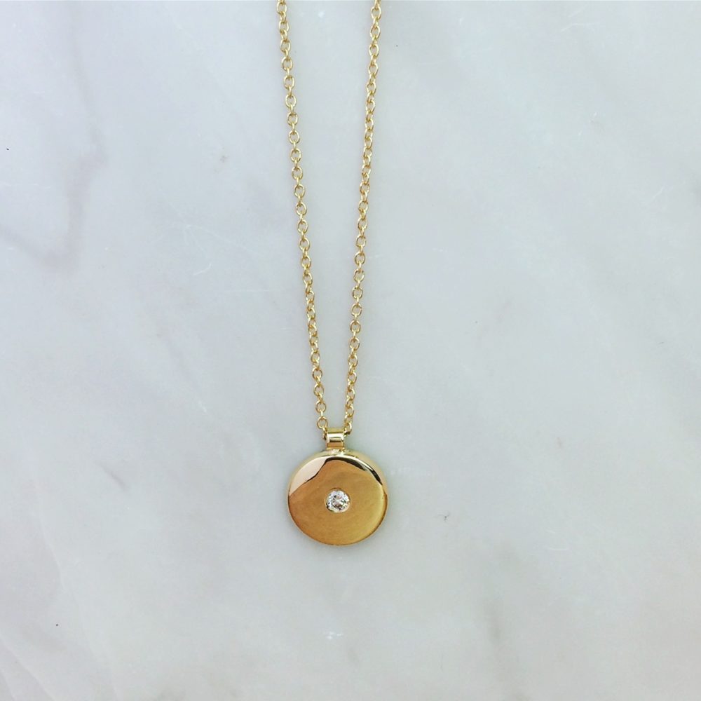 Helios Personalised 9ct Gold Disc Pendant - Necklaces | Vanessa Plana