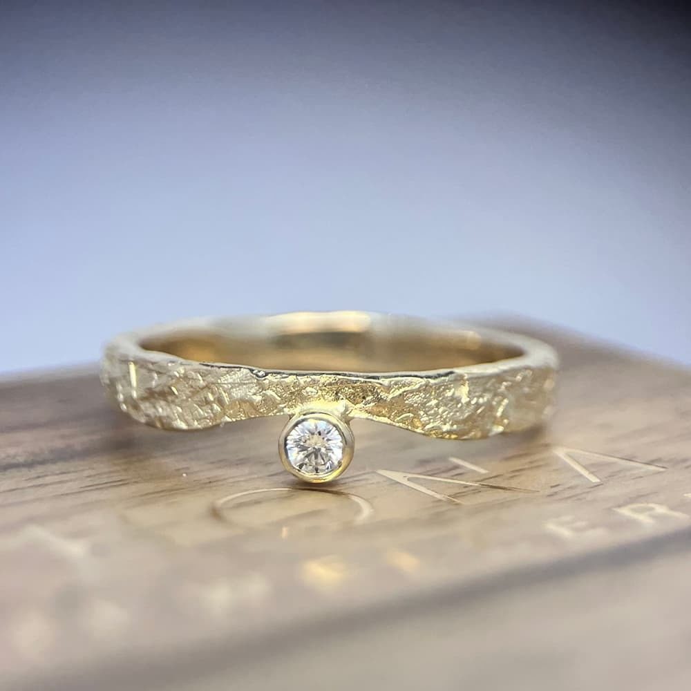 Diamond Gold Rise Ring Box02 Diamond Gold Rise Ring Box02