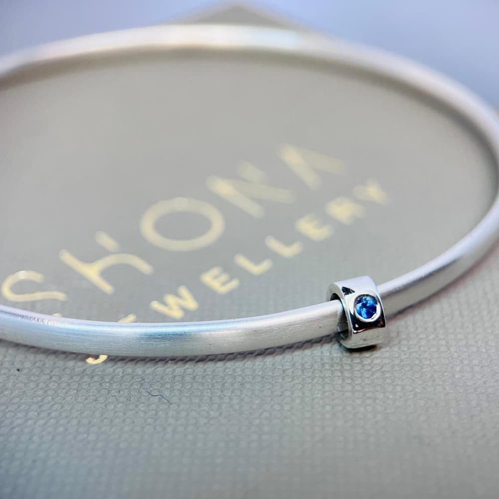 Moving Gemstone Bangle