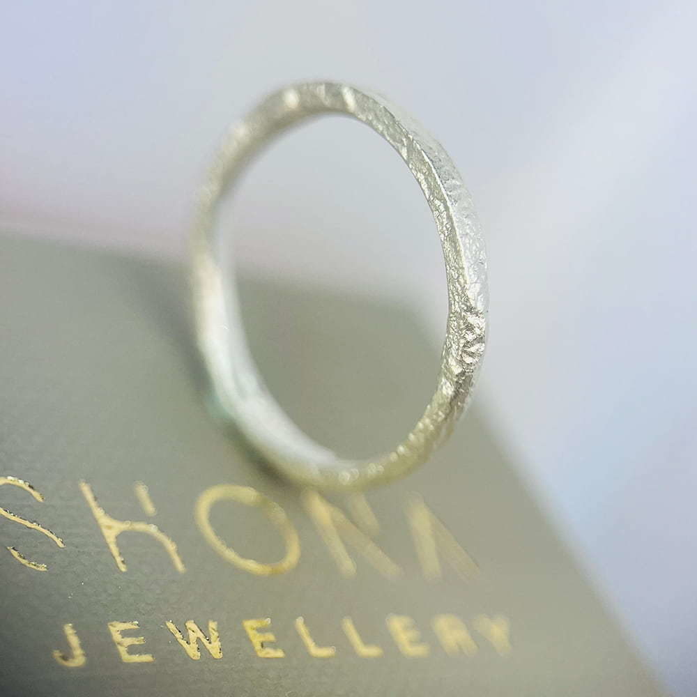Slim Molten Ring Supporting Slim Molten Ring Supporting