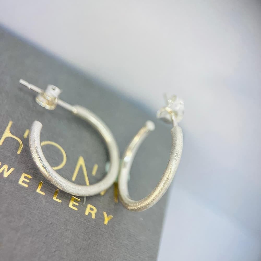 Textured Hoop Earrings01
